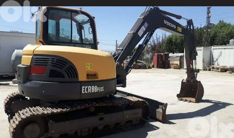 volvo excavator 9 tons ECR88 almost new 4