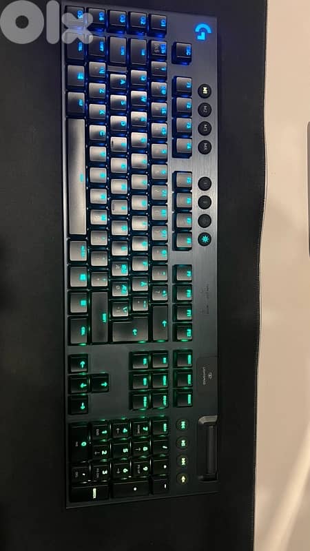 Logitech G915 LIGHTSPEED Wireless Mechanical Keyboard 1