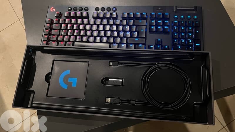 Logitech G915 LIGHTSPEED Wireless Mechanical Keyboard 2