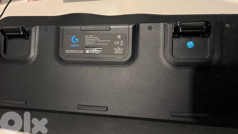 Logitech G915 LIGHTSPEED Wireless Mechanical Keyboard 3