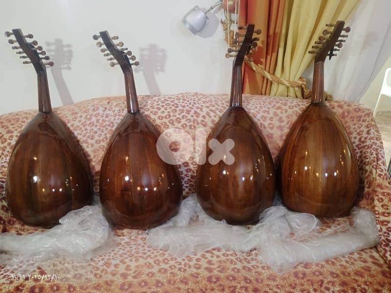 عود مميز بسعر مميز 110$ فقط ومع شنطة وريش كل الاعواد جديدة 1