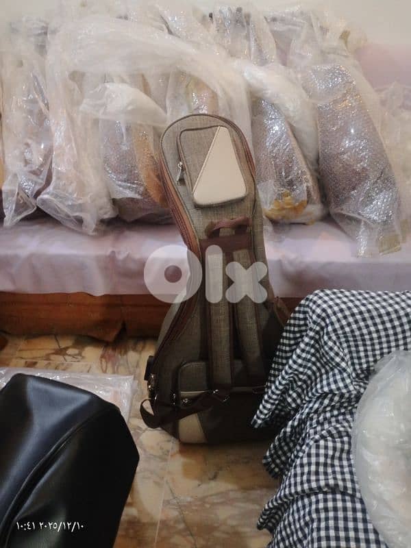 عود مميز بسعر مميز 110$ فقط ومع شنطة وريش كل الاعواد جديدة 5