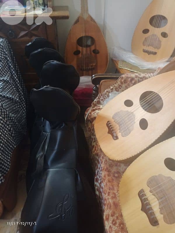 عود مميز بسعر مميز 110$ فقط ومع شنطة وريش كل الاعواد جديدة 11