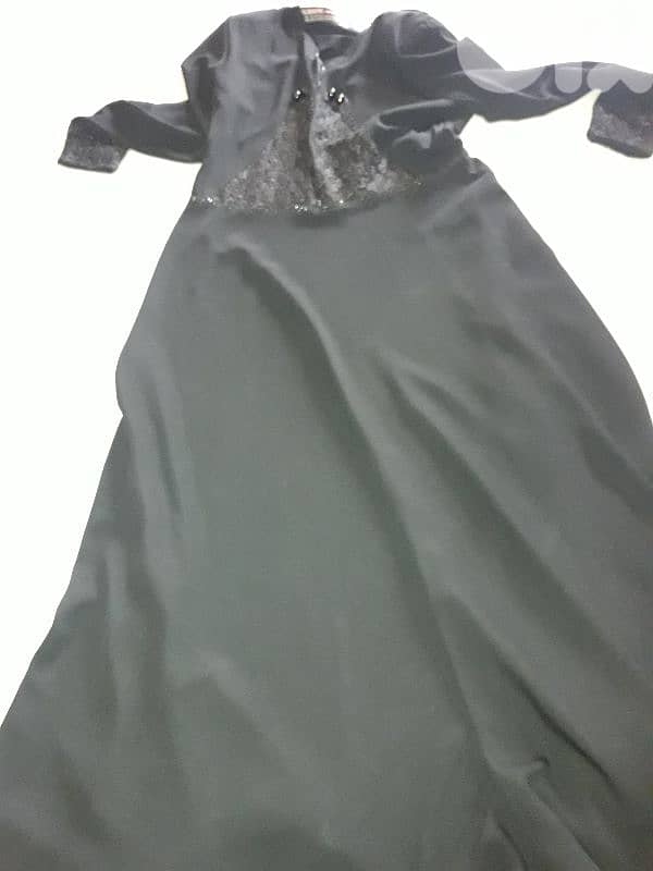 شروة ٨٠ قطعة او اكثر تقريبا تياب واحذية 2