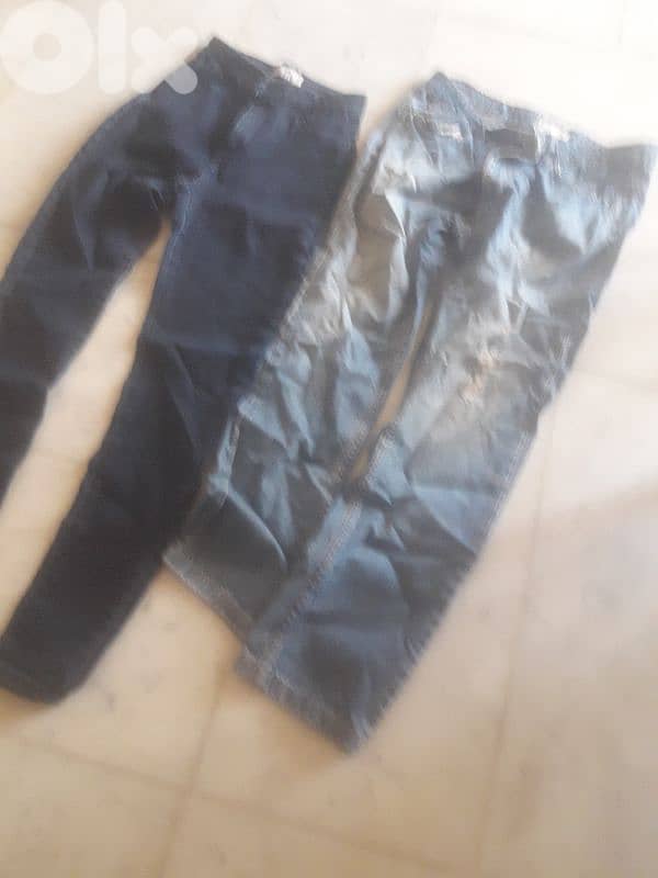 شروة ٨٠ قطعة او اكثر تقريبا تياب واحذية 7