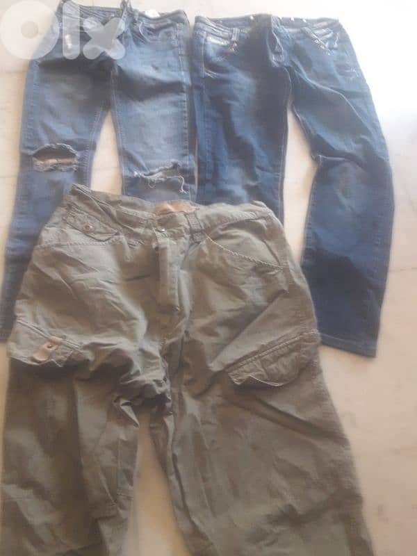 شروة ٨٠ قطعة او اكثر تقريبا تياب واحذية 17