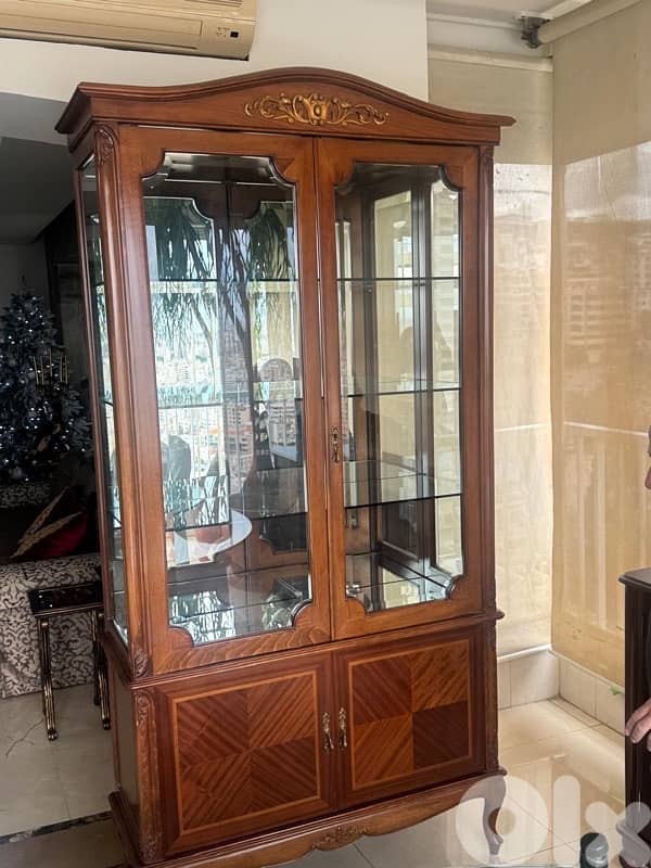 display cabinet 0