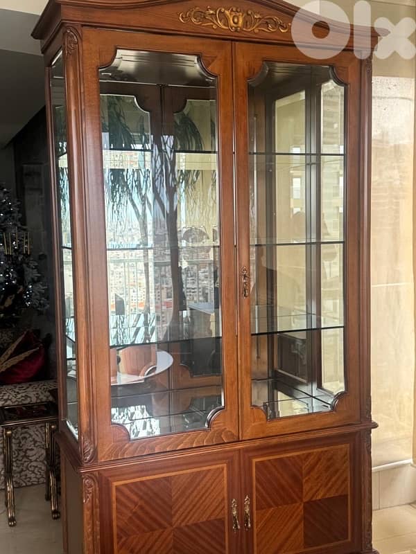 display cabinet 1