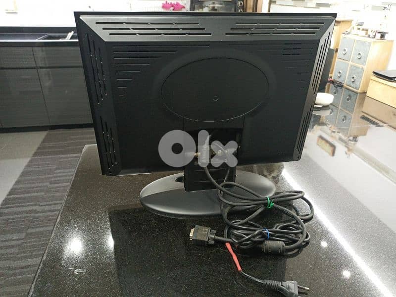 LCD computer screen, 20 inch شاشة كومبيوتر ٢٠ إنش 3