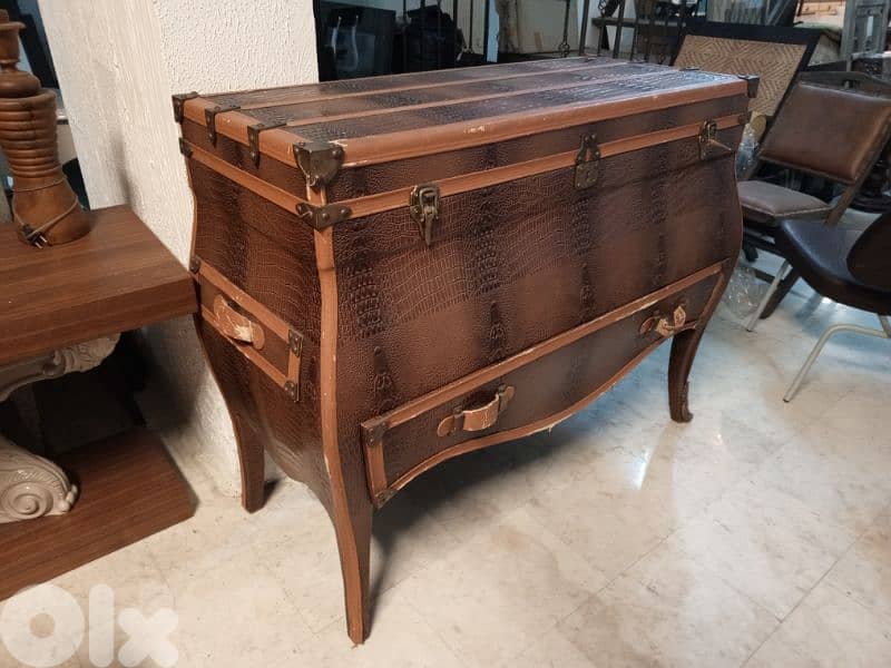 antique real leather and wood chest 2