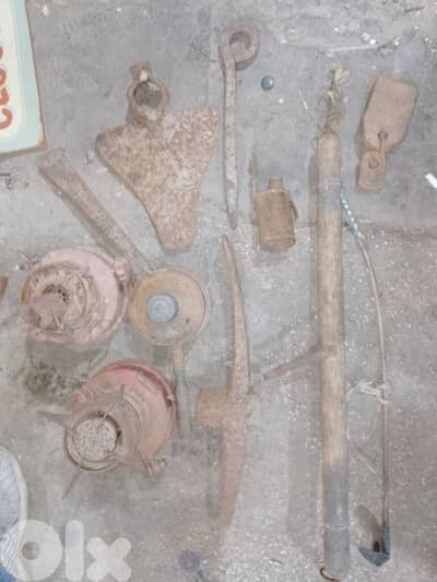 عدة زراعية قديمة عمرا اكتر من 150 سنة