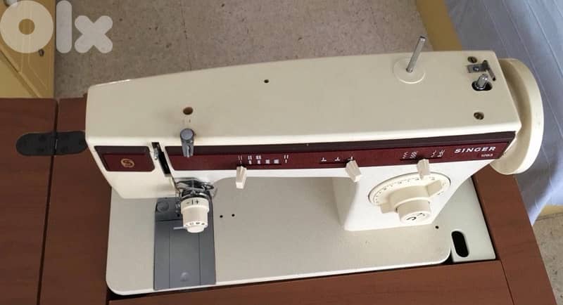Singer sewing machine (vintage) 1