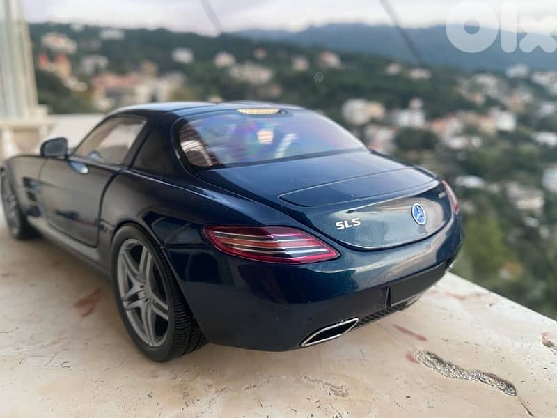 mercedes benz sls minichamps scale 1/18 diecast model car 4