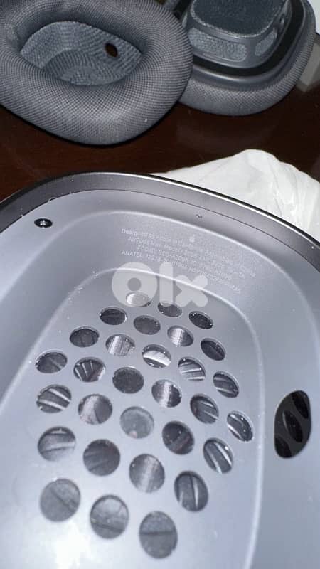 AIRPODS MAX FOR SALE 9