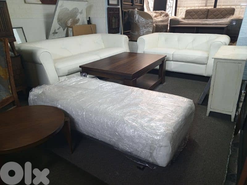 Spanish leather living room 1