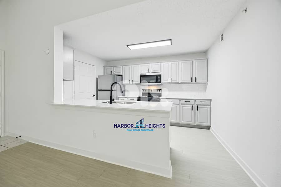 Apartment for sale in Sakiet Al Janzeer شقة للبيع في ساقية الجنزير 0