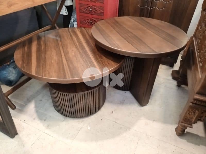 2 round mdf coffee tables 2