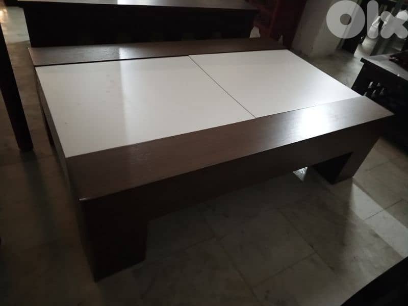Coffee table 0
