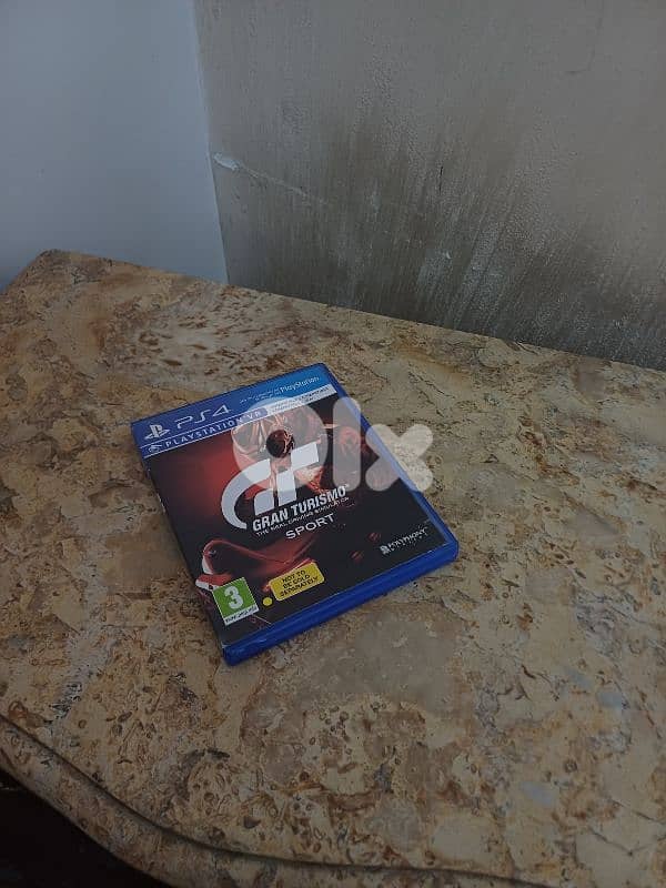 ps4 Slim 1TB+2 controlls+cd game 3