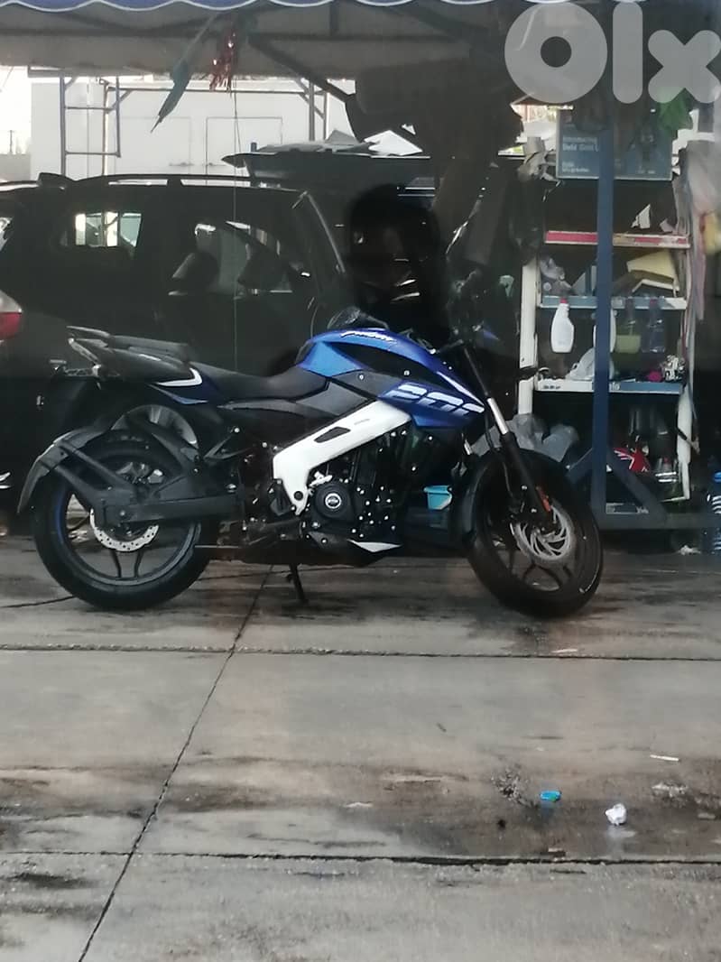 Pullsar NS 200 motorcycle 5