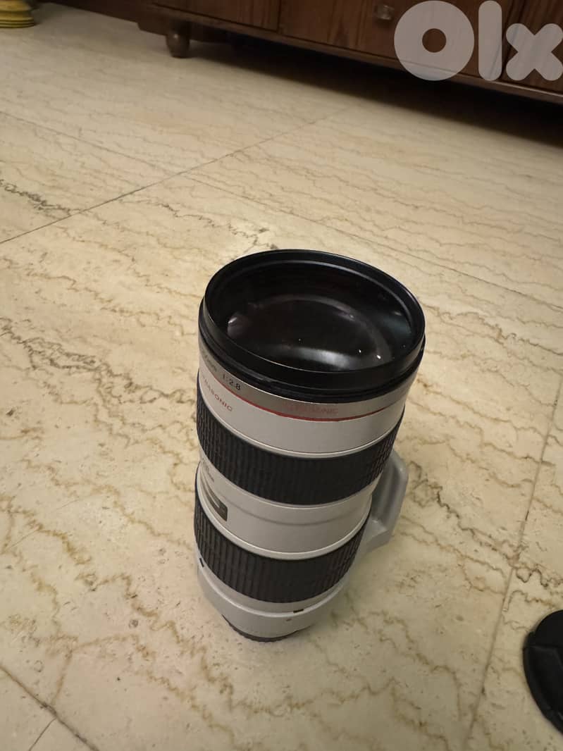 Canon lens 70-200mm f/2.8 IS1 1