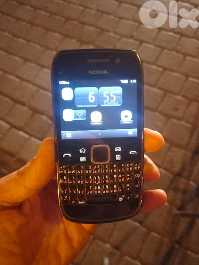 نوكيا E6 شاشة لمس – هاتف كلاسيكي متين – للصناع والهواة