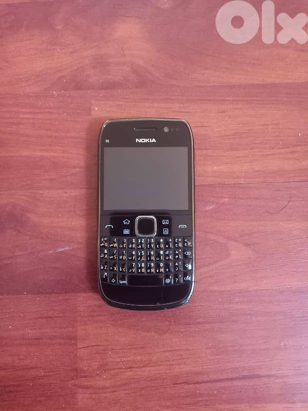 نوكيا E6 شاشة لمس – هاتف كلاسيكي متين – للصناع والهواة 1