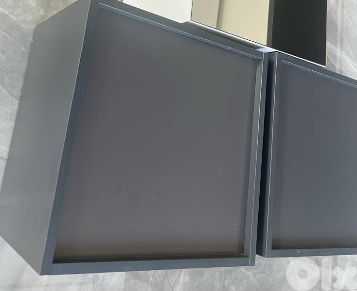 For Sale: Set of 2 Small Side Tables (50 x 50 cm each) 2