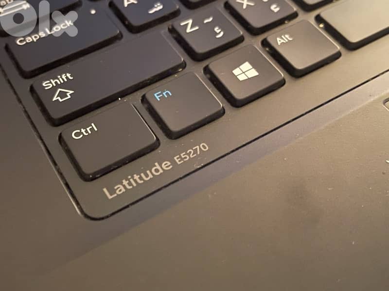 dell laptop latitude E5270 0