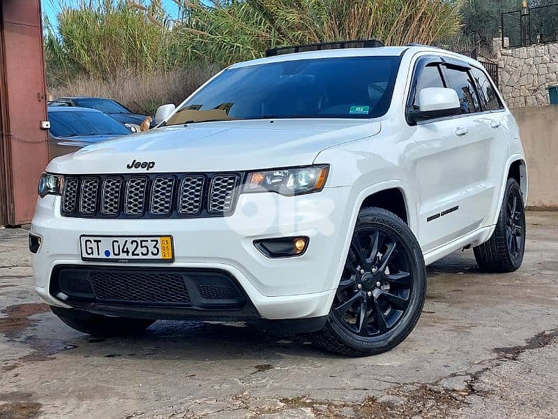 Grand Cherokee 2018 Altitude Sunroof Super clean 0
