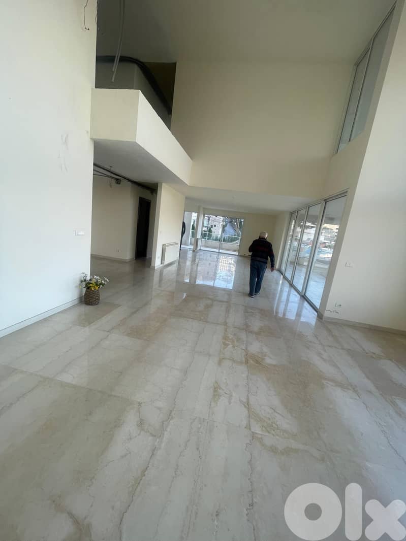Penthouse for Sale in Hazmieh. 0
