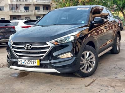 Hyundai Tucson model 2018 Clean carfax 4wd