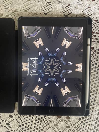AMAZING Condition - Ipad 9th Gen + Apple Pen 2nd Gen