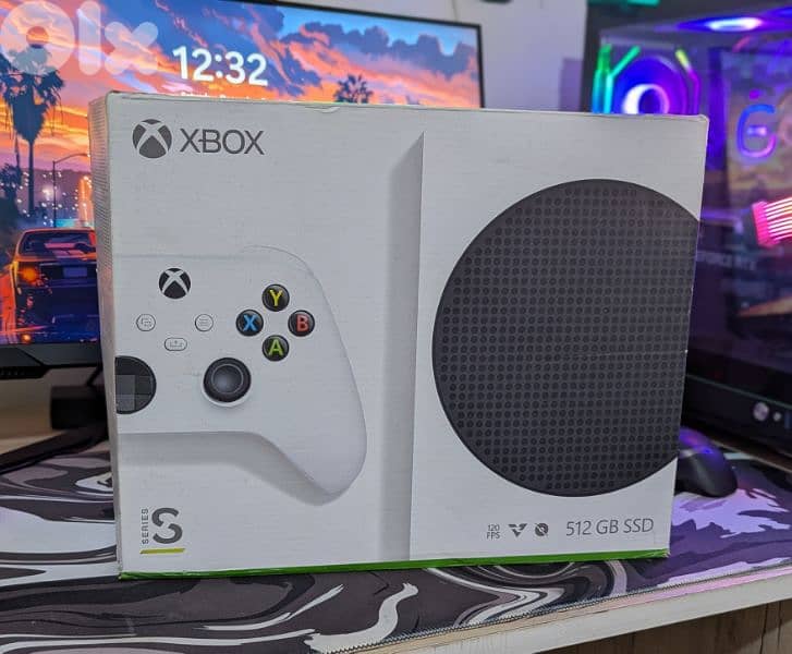 XBOX SERIES S WITH 2 CONTROLLERS 0