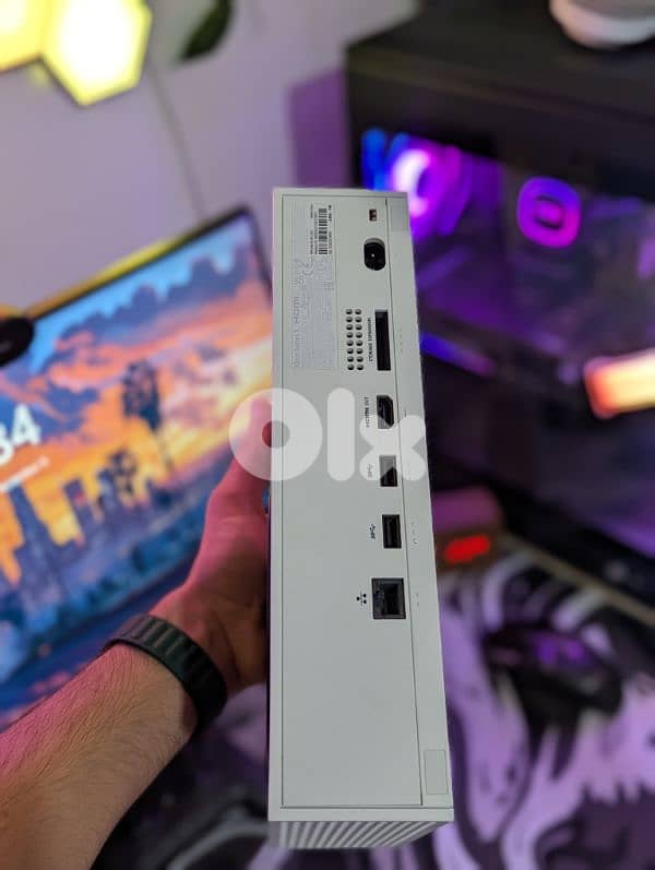 XBOX SERIES S WITH 2 CONTROLLERS 2