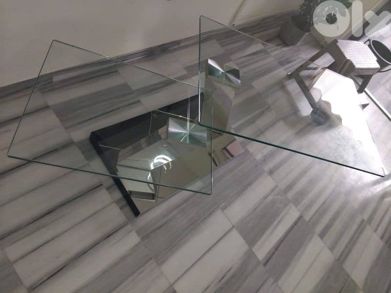 طاولة الضيوف 1