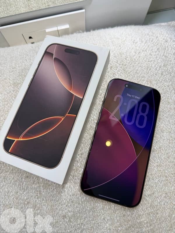 Iphone 16 pro 256gb + original box+charger+2cover 0