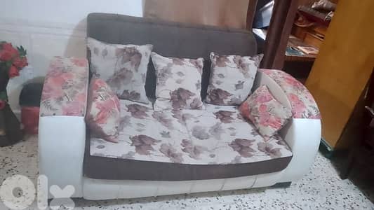 كنبايات مستعملة بحالة جيدة وبسعر مناسب