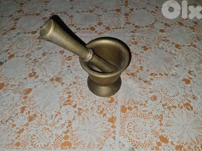 هاون نحاس قديم مع مدق (أنتيكا للمطبخ أو الديكور)