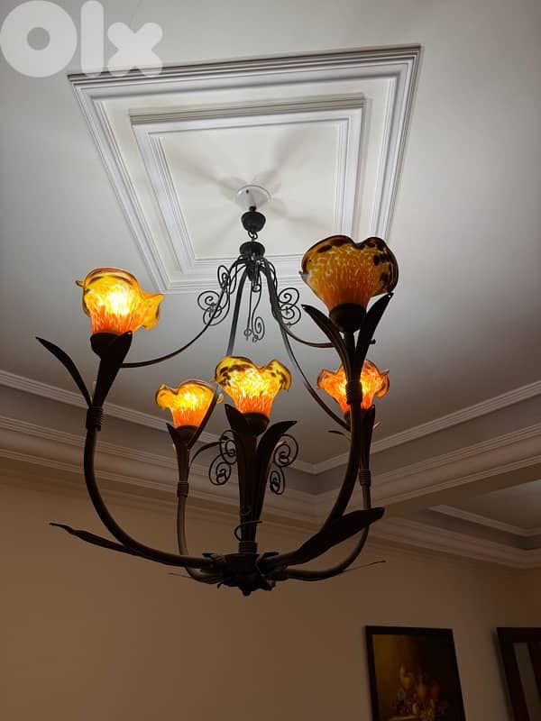 Lustres / طرّاية 1