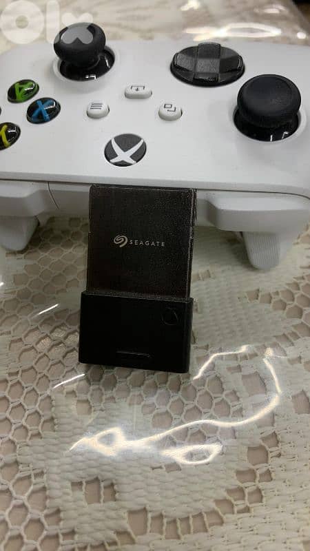 Xbox Series S + Original Seagate 1TB + 2 Controllers + Free Headset 2