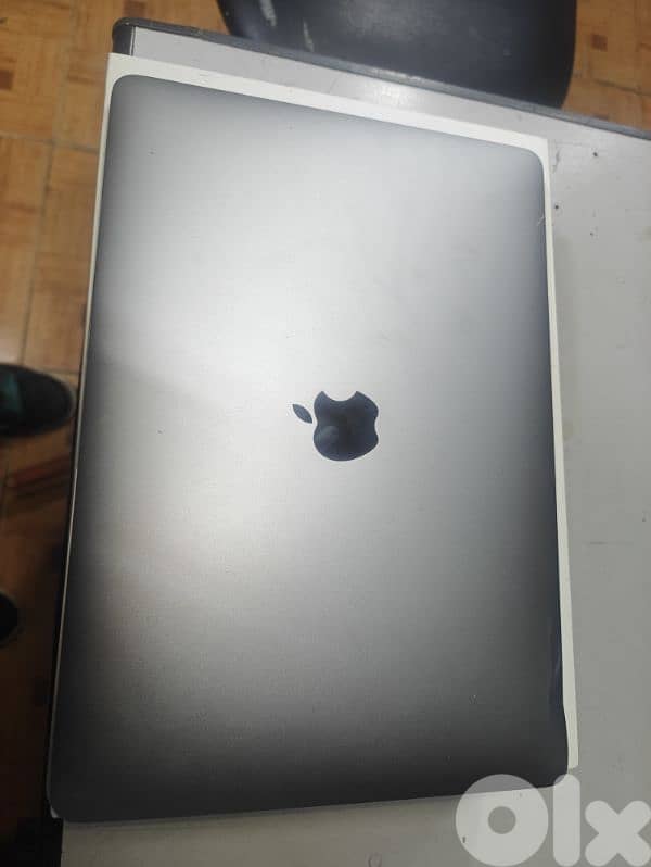 macbook air M1 ship 8