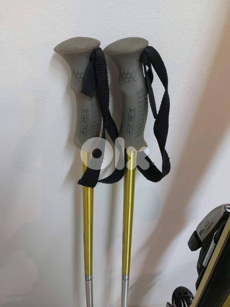 Head ski and baton 3