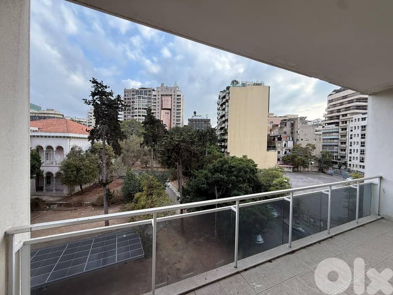 Beautiful Apartment in the Heart of Ain El Mreisseh – Partial Sea & Gr 0