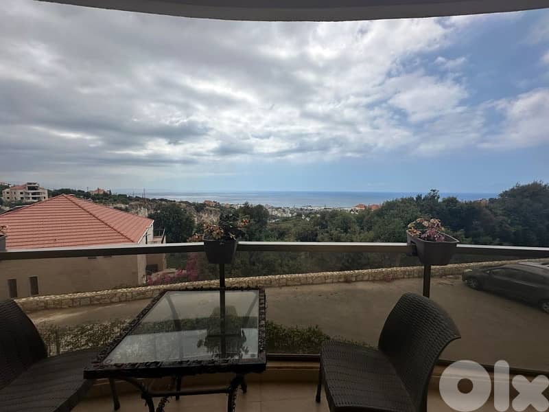 شقة ١٢٨م، ٣ غرف مع تراس ، مطلة عالبحر 138,000 د. أ 0