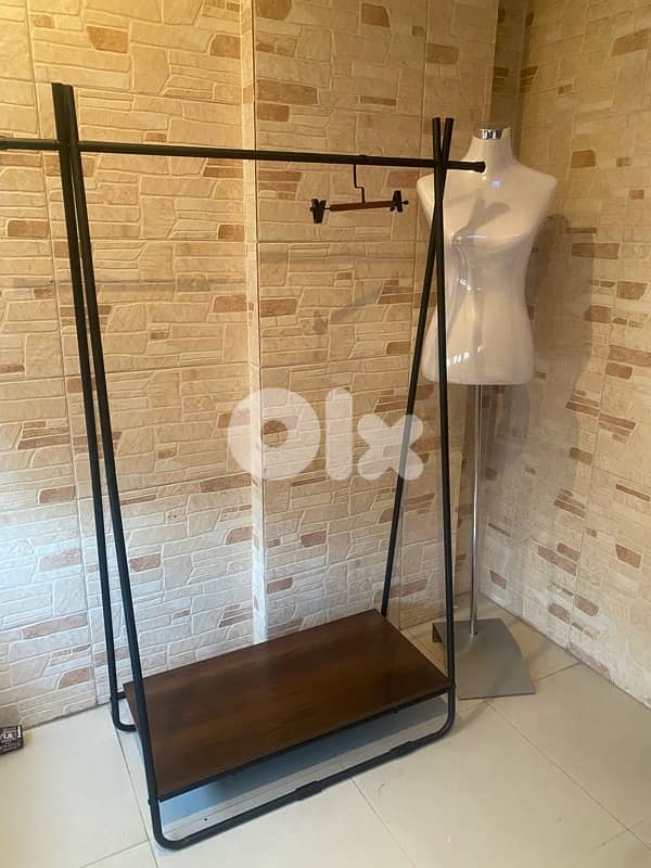Mannequin and Clothes stand 0