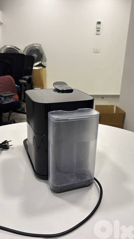 Nespresso Gran Lattissima Black Machine 2