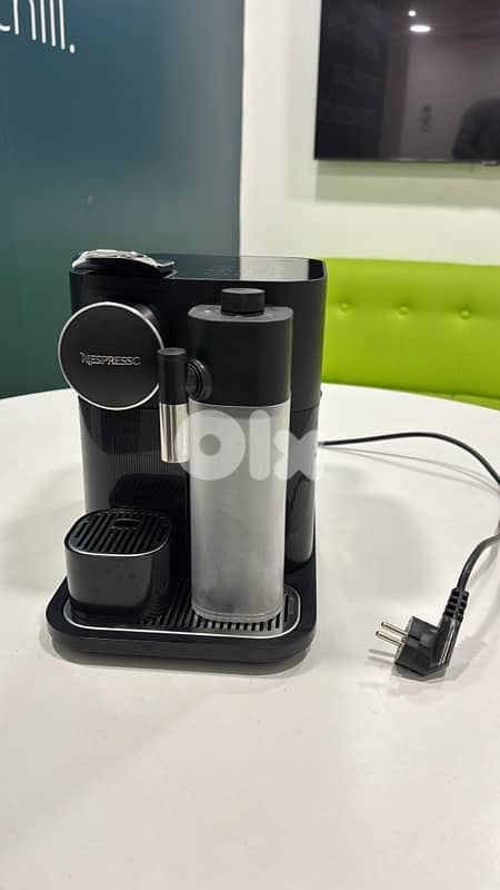 Nespresso Gran Lattissima Black Machine 3