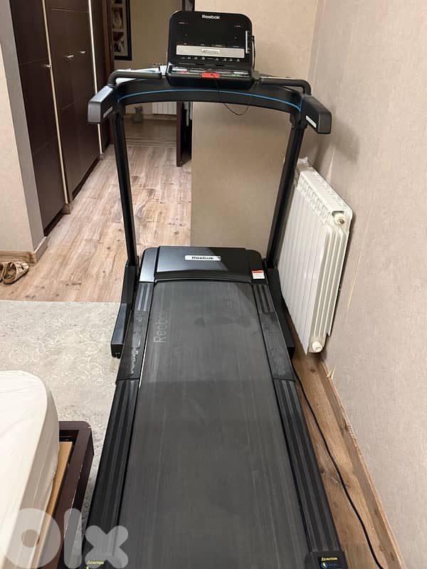 Reebok Treadmile Jet Searies 300 ( like new ) 0
