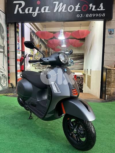 Vespa GTS 300 Super sport 2025